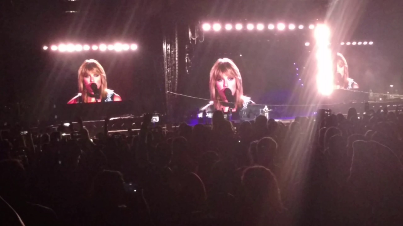 Taylor Swift Talks 10 Year Anniversary, Sings You Belong with me.USGP, F1, Austin TX
