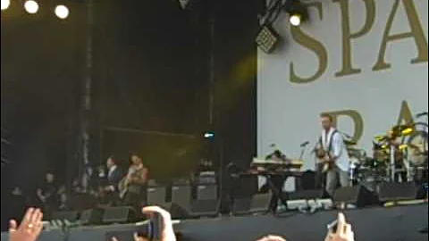 Spandau Ballet -- Gold -- Isle of Wight Festival 2010 [Crowd-shot]