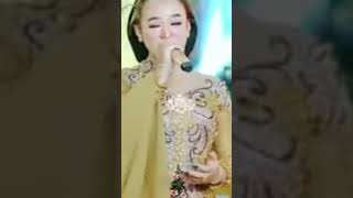 Selendang Biru   Shinta Arsinta