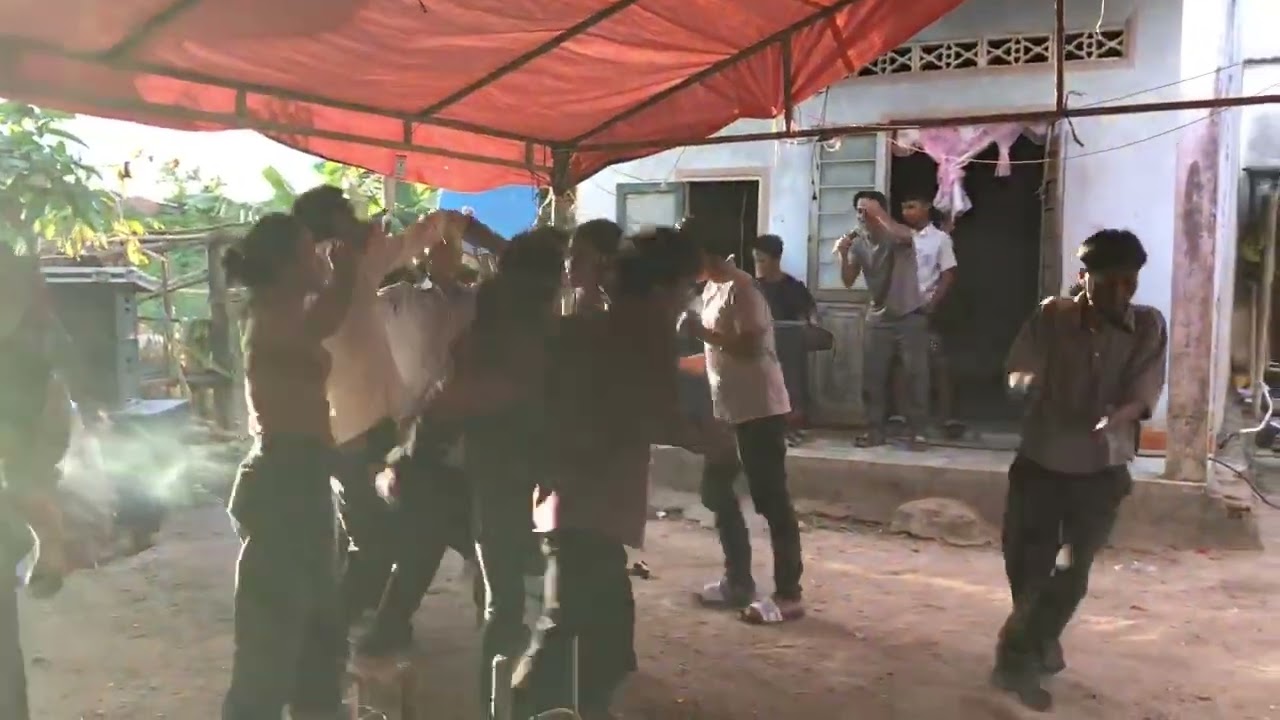 ban nhạc trí bảo phiên bản làng 🤣🤣