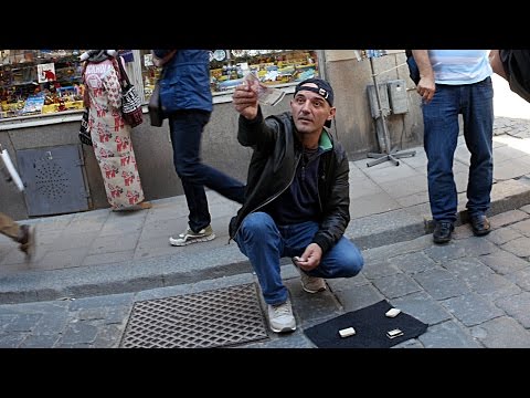 Stockholm gamble scam on the street