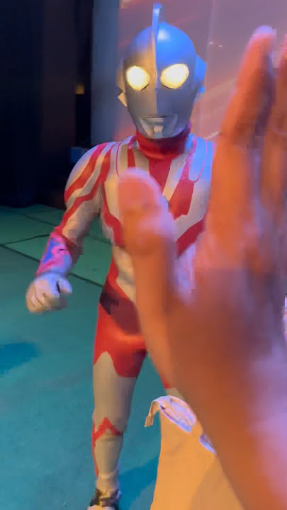 WIHH!!! AKU BERTEMU DENGAN ULTRAMAN RIBUT YANG ADA DI UPIN IPIN GUYS!!!