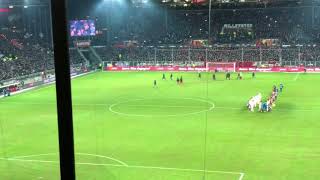 FC St. Pauli : FCN 0:0 [12.02.2018] Einlauf der Mannschaften begleitet von ACDC Hells Bells
