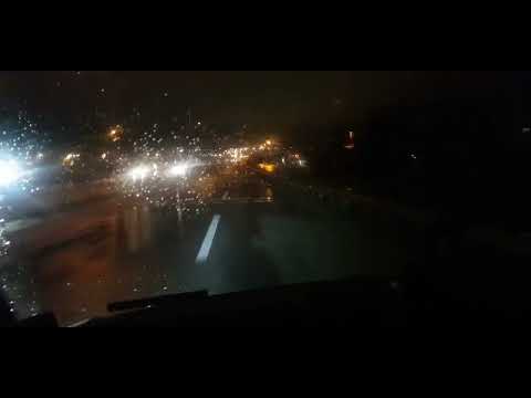 Gece Yağmurlu Havada Araba Ile Yolculuk İstanbul.