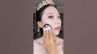 I was just saying that overdressing to attract the same sex #Creative makeup#The same piec