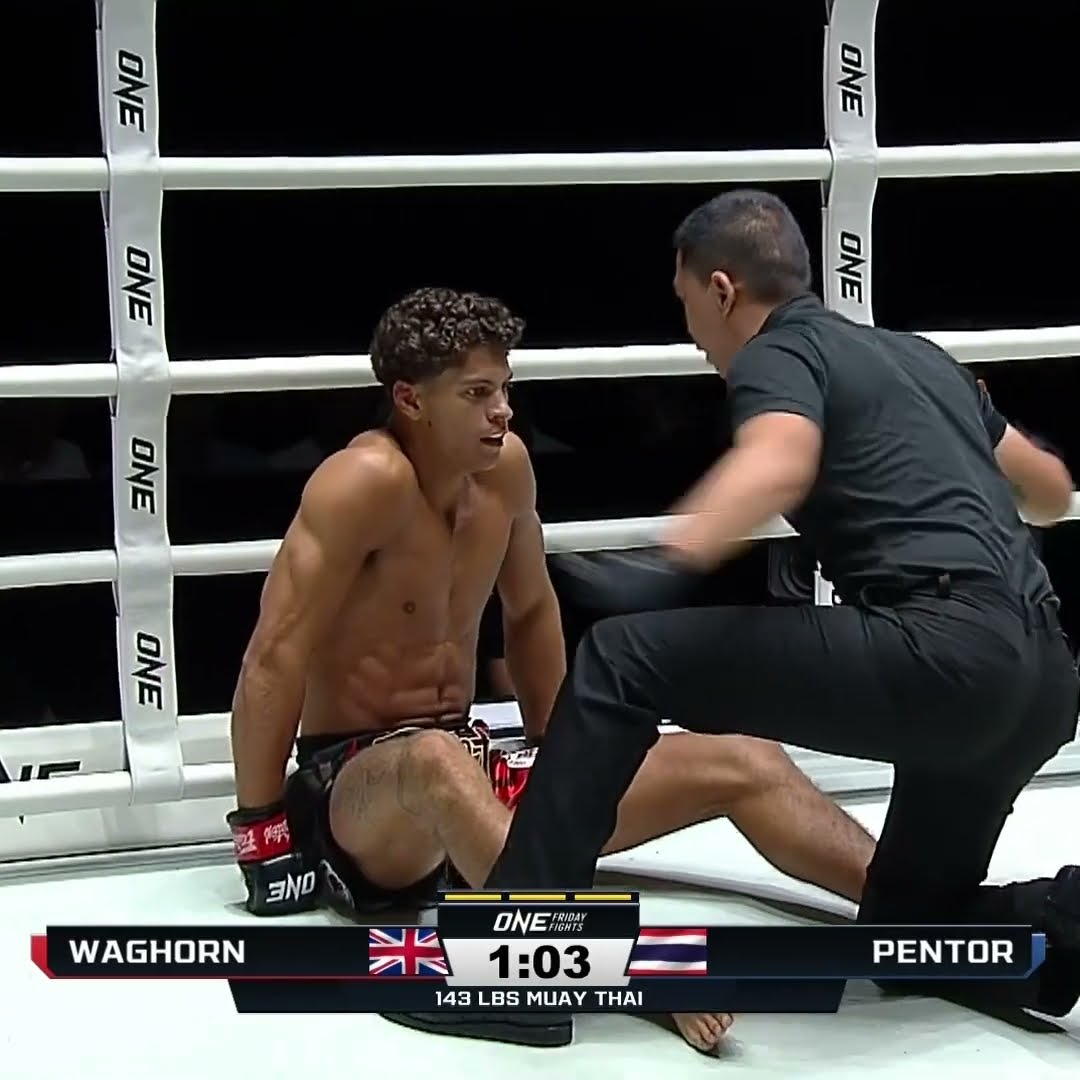 SHOCKING KO ? Pentor floors Otis Waghorn with a head kick in the final minute! #ONEFridayFights94