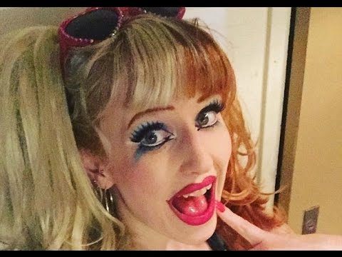 Burlesque dancer is barred from JetBlue flight for wearing