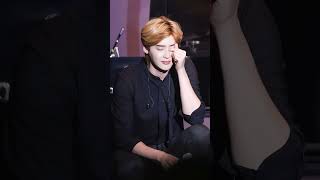 handsome lee jong suk