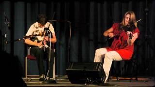 Border Pipes - Fin Moore and Andrea Beaton  -  Pipers' Gathering 2011 chords