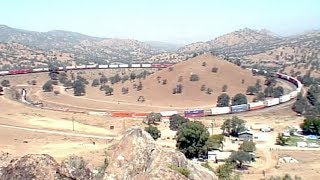 8重連牽引・全長2キロ!アメリカの貨物列車 8-Engine Trains On Tehachapi Loop 8重連牽引・全長2キロ!アメリカの貨物列車 8-Engine Trains On Tehachapi Loop