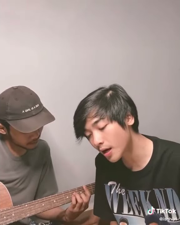 Memikirkan Dia - Seventen ( Cover Isqia Hijri ) Story Wa