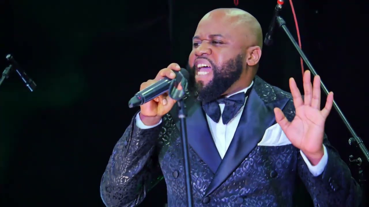 cover live : le parcours d'un héros