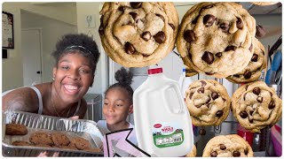 4 YEAR OLD BAKE CHOCOLATE CHIP COOKIES / SWIM DAY VLOG