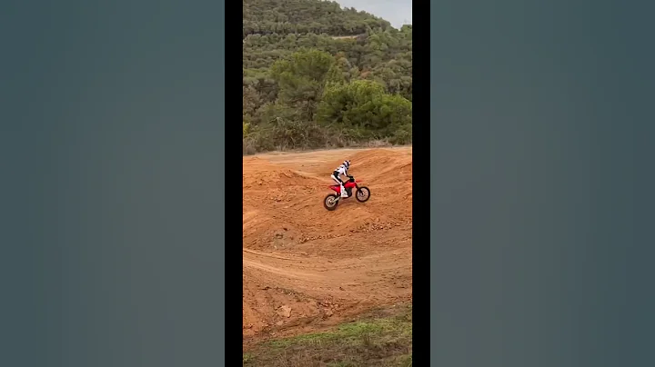 KENNY GOES ECO Roczen is  in Spain testing the Sta...