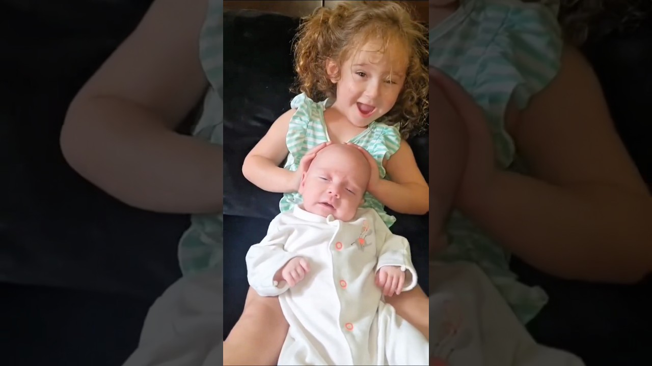 When your little sister became bigger than you 😱