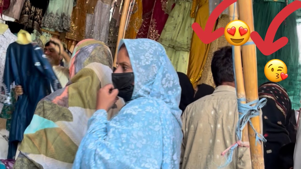 Lahore Bazar Mein Rashi 😍 girl fashion ladies cosmetic India Mehndi India gold jewellery shopping 