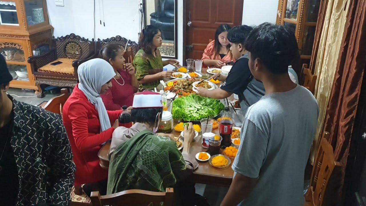 أول عزومة لنسايب أبني .ووصية حماتة التايلاندية لية