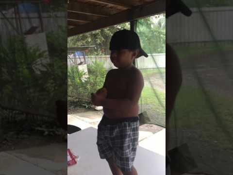 Little Dandan dancing