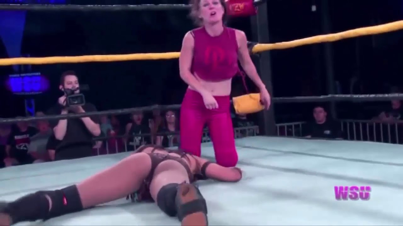 Leva Bates Pepsi Plunge