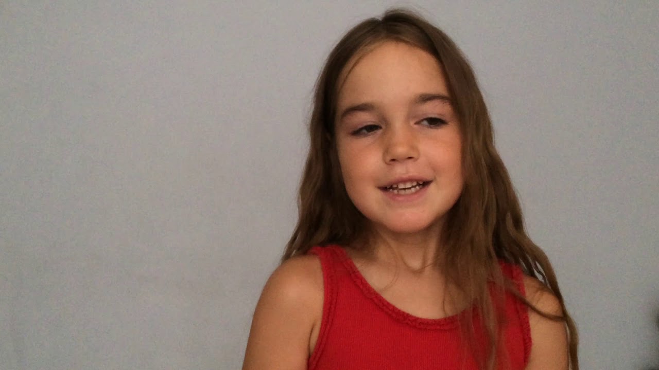 История про собачку Соню. Исполняет София Прохорчук - YouTube