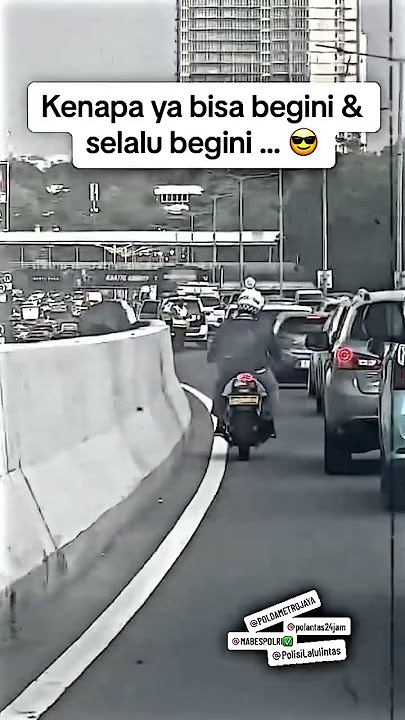 This guy met a policeman riding a motorbike on the highway‼️ #viral #motovlog #shorts