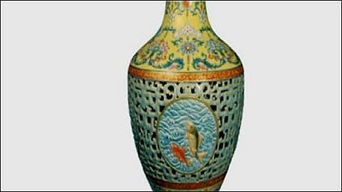 Bình gốm Càn Long có giá kỷ lục