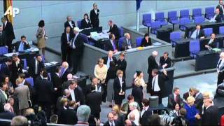 Germany Backs Merkel on Bailout; Markets Bounce