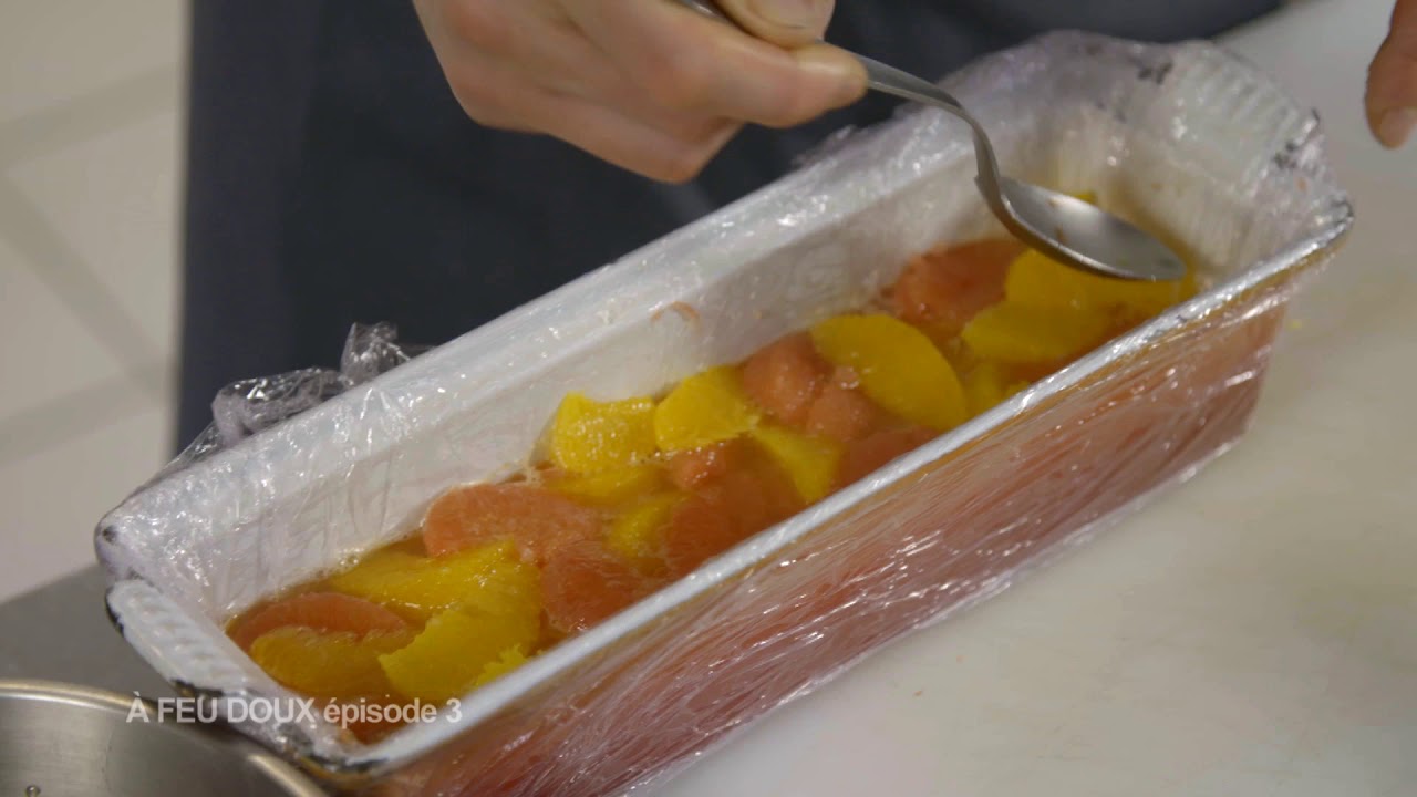 Terrine d'agrumes, sorbet citron, tuile choco