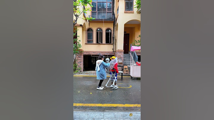 天使和小丑不让小天使出去玩。#小丑 #天使 #超人不会飞 #shorts