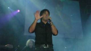 Watch Luis Fonsi Tienes Razon video