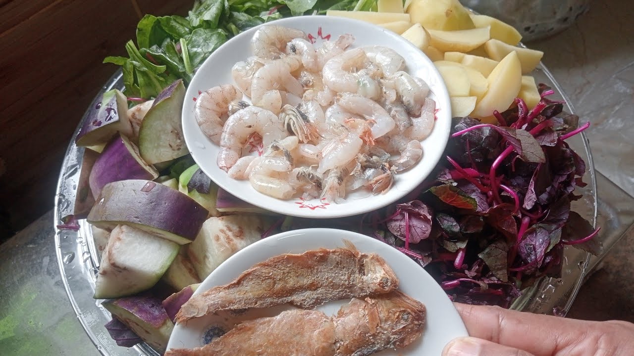 যতই সাদের জিনিস পড়ে ততই অসাধারণ সাধের হয়ে ওঠে। Vegetable with Prawn and dry fish recipe.