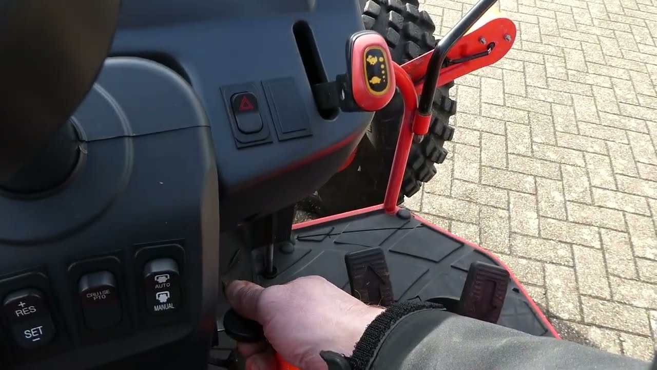 Kioti DK6010 4wd HST / 00338 Draaiuren / Garden Pro Banden