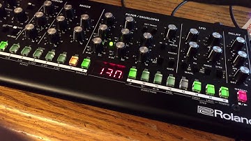 Roland SE-02 trying record sequence with 1.1 update