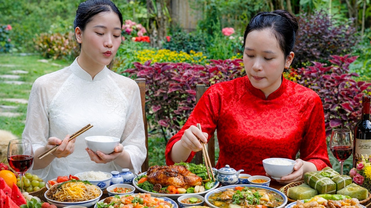 Making Traditional Vietnamese Square Sticky Rice C