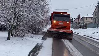 Уборка дорог от снега в Гродно 6 января 2021 года