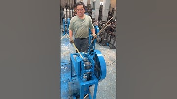 It turns into two pieces in a second. The bamboo processing is so amazing.