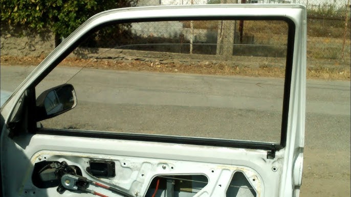 Réparer poignée porte extérieur cassée de voiture en démontant la garniture  ou panneau Citroën Saxo 