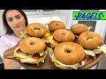 Bagels con huevo y tocino