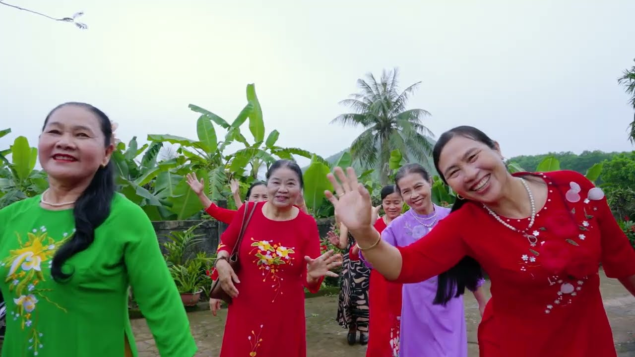 PHỤ NỮ TOÀN CẦU TỈNH QUẢNG TRỊ THĂM VƯỜN VƯỜN HOA LÊ THIỂN THÔN TRƯỜNG GIANG