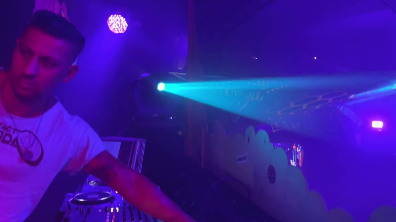 Intact Expanda at Große Freiheit 36