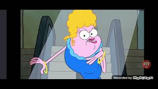 Pearl Crying At The Mall