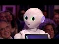 In gesprek met de eerste robot-inwoner van Nederland - RTL LATE NIGHT