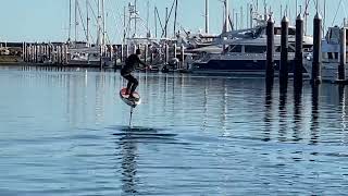 Foil Pumping on flat water with the foildrive.