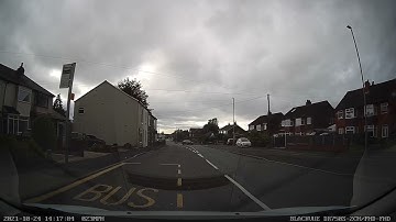 Driving Lessons | Junctions | Turning Right | Atherton test routes