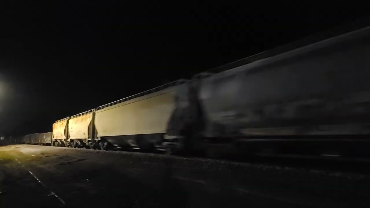 CSX M442 with SD70MAC leader in Dade city