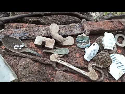 EXCAVATION OF WORLD WAR II ARTIFACTS/ WW2 METAL DETECTING