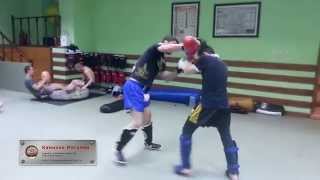 Тренировочный спаринг Тайский бокс (тренер Камилов Магомед и ученик Айвазов Сабир)