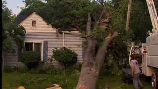 Thousands in dark after overnight storms