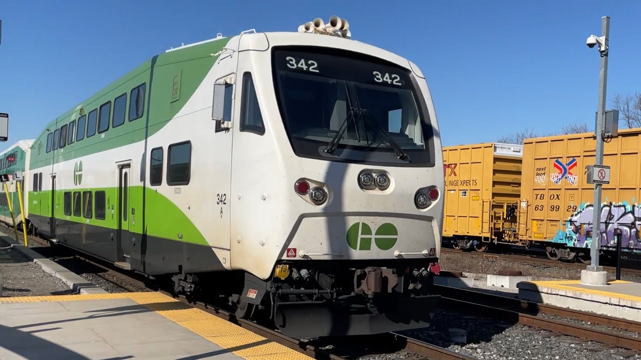 Go Train 650 West Harbour Go Station February 12 2023 - YouTube