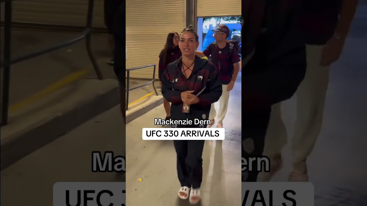 All smiles from Mackenzie Dern before her co-main event 😃